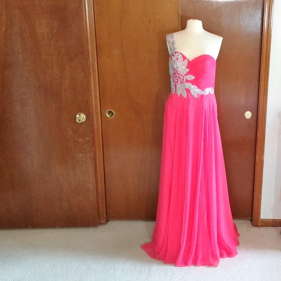 *Kasey J coral chiffon crystal beaded gown 10 - Picture 1 of 8